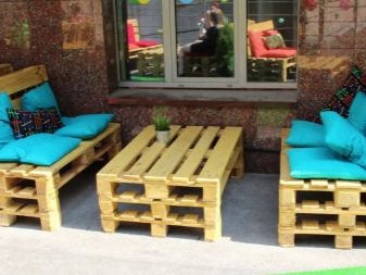 Садовая мебель из дерева: плюсы и минусы