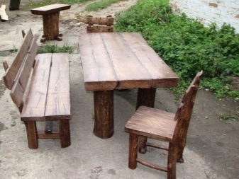 Садовая мебель из дерева: плюсы и минусы