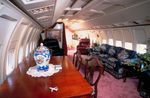 &laquo;Маленький Трамп&raquo;, или Как косметолог создала дом-мечту из списанного Boeing 727