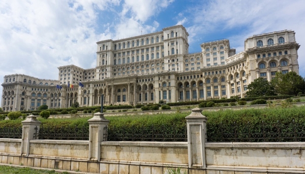 &laquo;Дворец Чаушеску&raquo; &ndash; самое большое здание в мире, над которым работало 700 архитекторов