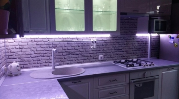 10 идей использования в интерьере светодиодной ленты, которая сделает жилище особенным 10 идей использования в интерьере светодиодной ленты, которая сделает жилище особенным